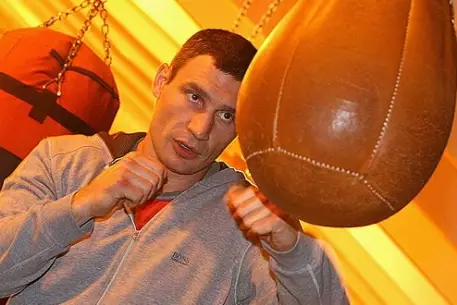 Виталий Кличко пообещал проучить Дэвида Хэя 