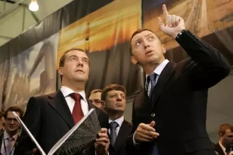 Медведев и Дерипаска помогут предприятиям-должникам