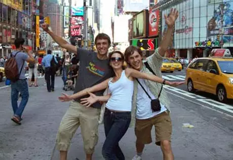 США ужесточили требования для въезда по Work and Travel