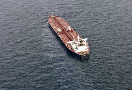 У берегов Греции судно с нелегалами село на мель