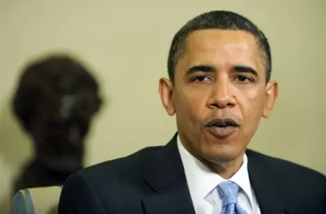 В президента США запустили книгой