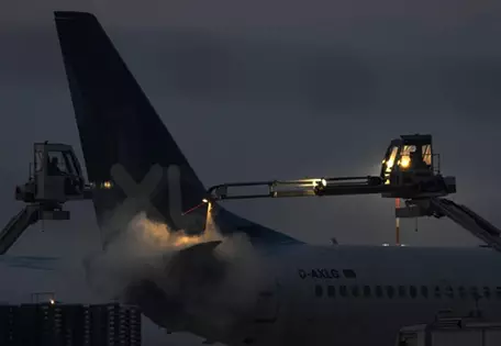 Из-за снегопадов в Европе отменены более 1500 авиарейсов