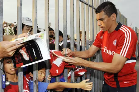 Лусио официально оформил контракт с "Интером"