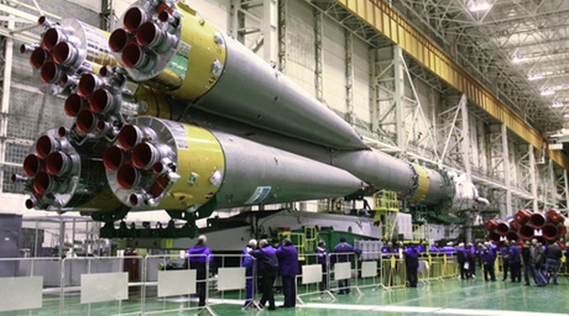 Подготовка ракеты-носителя "Союз ТМА". Фото РИА НОВОСТИ©