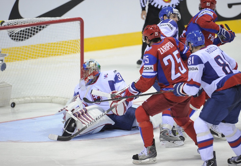 Эпизод матча "Россия" - "Словакия". Фото РИА Новости