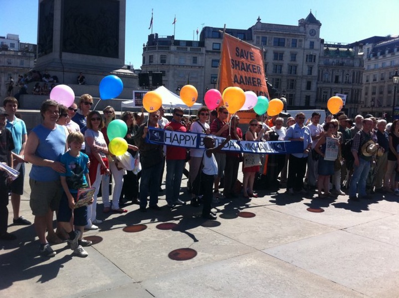 Акция в честь дня рождения Ходорковского на Трафальгарской площади в Лондоне. Фото с сайта khodorkovsky.ru