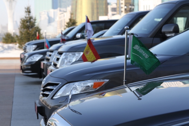 Автомобили дипломатических миссий в Казахстане. Фото Даниал Окасов©