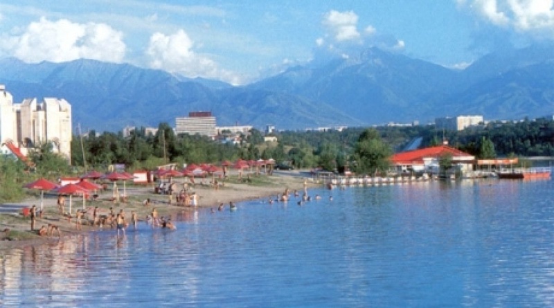 Озеро Сайран в летний сезон. Фото из архива Tengrinews.kz