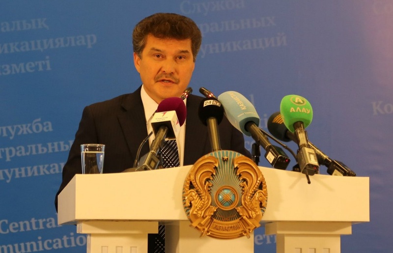 Аким Костанайской области Нуралы Садуакасов на пресс-конференции в Астане. Фото kstnews.kz