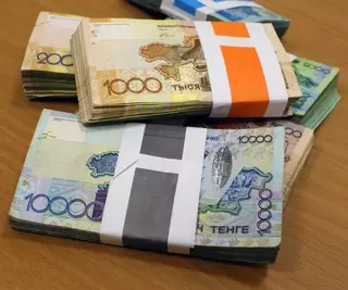 Тенге сохраняет стабильность после очередного падения цен на нефть