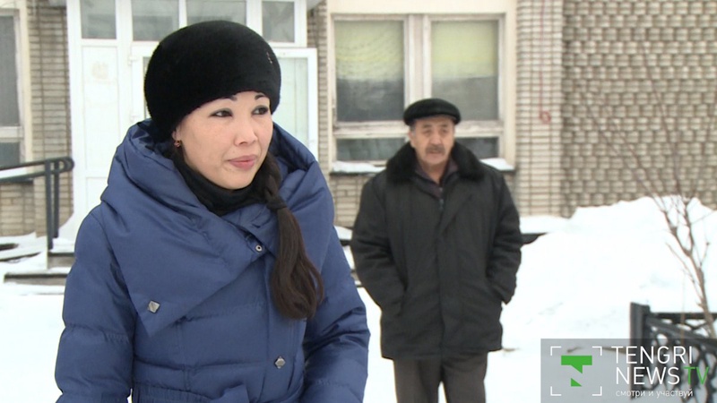 Аким поселка Красногорский Асель Садвакасова. Скриншот с видео.