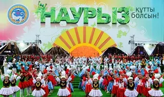 Казахстанский депутат нашел замену Деду Морозу и Снегурочке