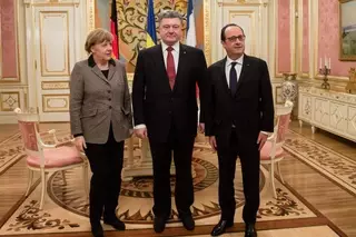 Олланд и Меркель дали Порошенко надежду на прекращение огня