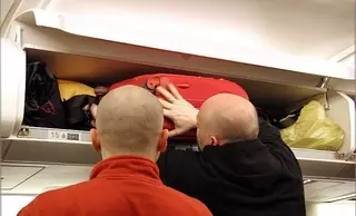 Иностранцев подозревают в краже денег у пассажиров рейса "Пекин-Алматы"