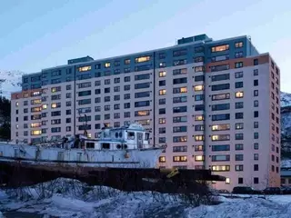 Город, состоящий из одного большого дома