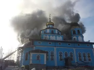 Пожар в Алматы: Церковь загорелась на проспекте Аль-Фараби
