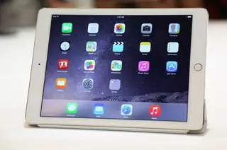 Apple вновь отложит производство iPad с большим экраном