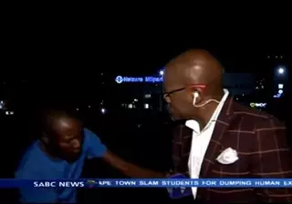 Журналиста в Южной Африке ограбили в прямом эфире