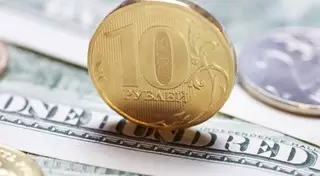 Центробанк России помогает экспортерам закупиться дешевыми долларами - эксперт