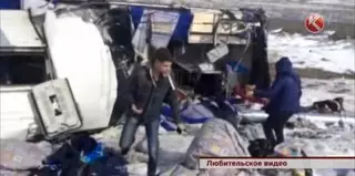 Автобус с казахстанскими туристами попал в страшную аварию в Китае