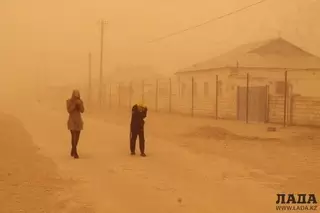 Мангистау накрыла сильнейшая пыльная буря