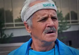 Ордена и медали украли у казахстанского марафонца и посла Мира