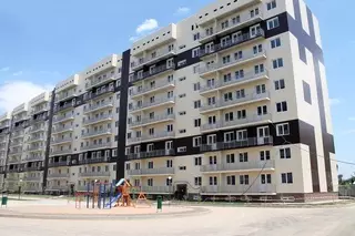 Жильцы построенного по госпрограмме ЖК "Асыл Арман" жалуются на неприятный запах