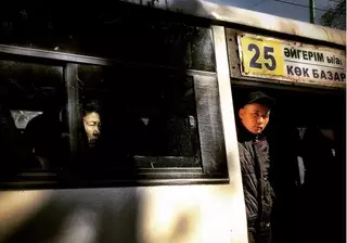 Алматинцы запустили флешмоб после фото автобуса в Instagram National geographic