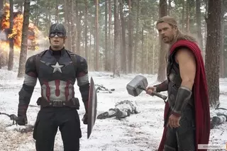 Фильму "Мстители-2" предсказали исторический рекорд