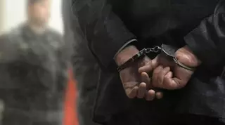 Сотрудник таможни задержан за взятку в полмиллиона долларов в Алматы