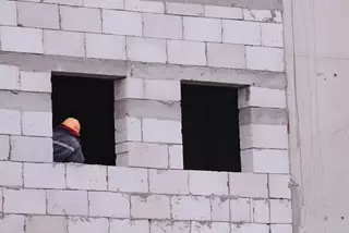 "Дикие бригады" работают в крупных стройкомпаниях Астаны