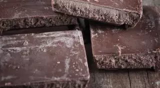 Ученые нашли способ сохранения шоколада от белого налета