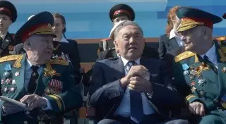Назарбаев принял участие в параде Победы в Москве