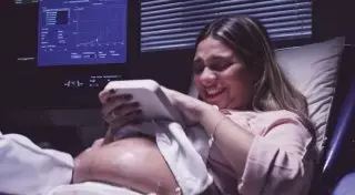 Этот подарок до слез растрогал слепую роженицу