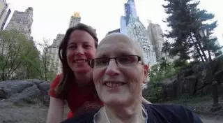 Похудевший на 300 килограммов ради любви житель Британии сделал селфи с невестой