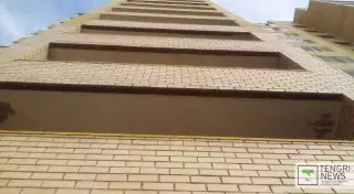 Очевидец рассказал о самоубийстве двух девушек в Астане