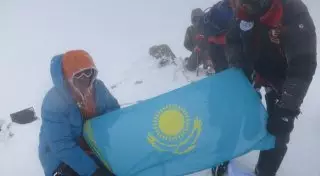 На Эльбрусе прозвучал гимн Казахстана