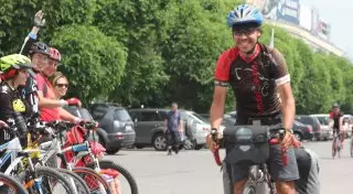 Казахстанец привез оригинальную идею из кругосветного путешествия на велосипеде