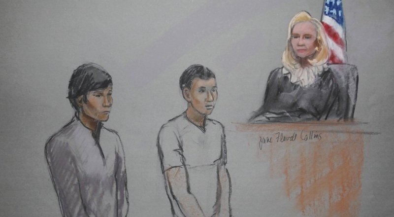 Диас Кадырбаев и Азамат Тажаяков в зале суда. Изображение REUTERS©