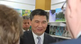 Казахстанские учебники печатают в Китае - Саринжипов