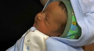 Гражданка Узбекистана пыталась продать новорожденного ребенка в Алматы