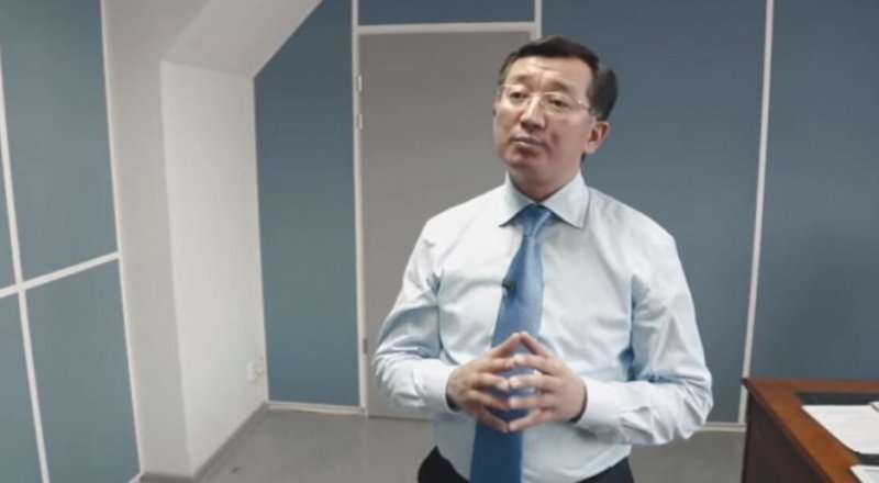 Талгат Абильда. Скриншот видео программы "Кабинеты".