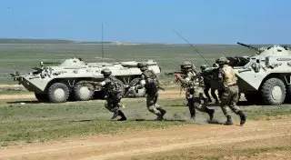 Десантники, летчики и пограничники Казахстана проведут совместные учения