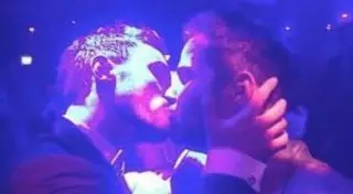 В Сеть попали пикантные фото победителя "Евровидения"