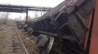 15 вагонов сошли с рельсов в Восточном Казахстане