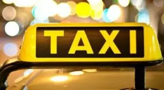 Две девушки и мужчина избили и ограбили таксистку в Актау