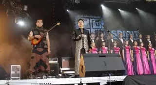 Небо Казахстана плакало по Батырхану Шукенову на фестивале The Spirit of Tengri