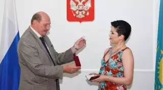 Казахстанская писательница Карина Сарсенова получила две престижные международные награды