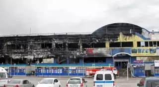 Партия "Ак жол" выступила в поддержку пострадавших от пожара в ТЦ "Адем" торговцев