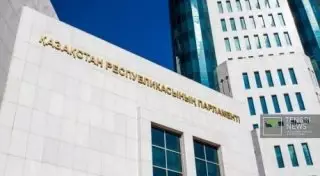 Казахстанские депутаты в этом году будут работать дольше обычного